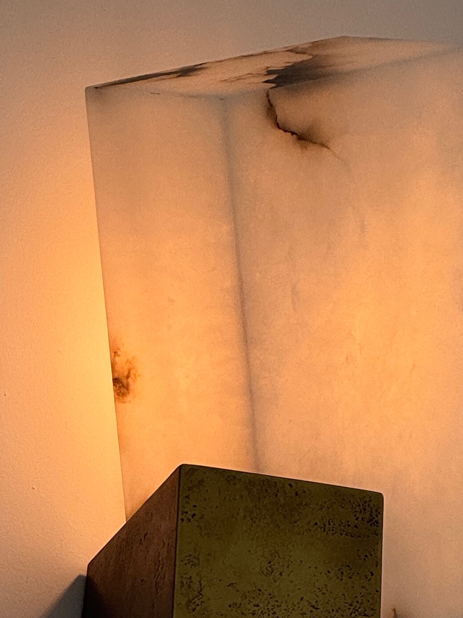 Alabaster lamp, Studio Prefacio